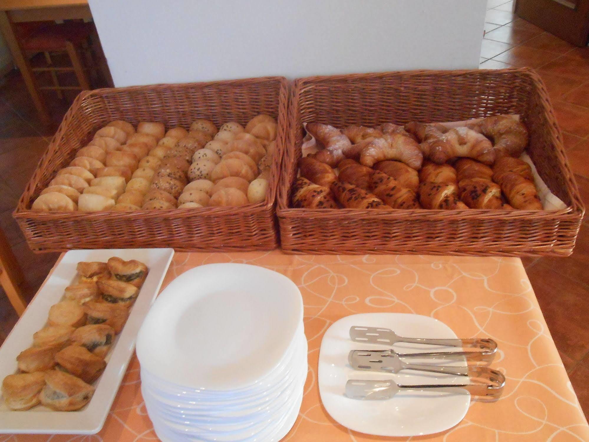 Kristina Bed & Breakfast 3*